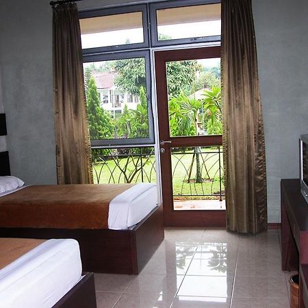 Le Villa Bougenville Bogor Exterior photo