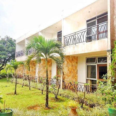 Le Villa Bougenville Bogor Exterior photo
