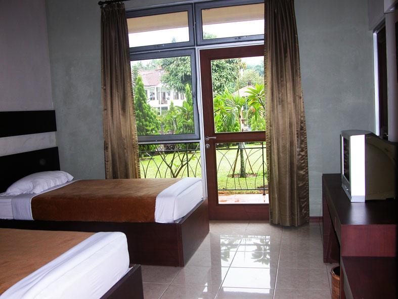Le Villa Bougenville Bogor Exterior photo